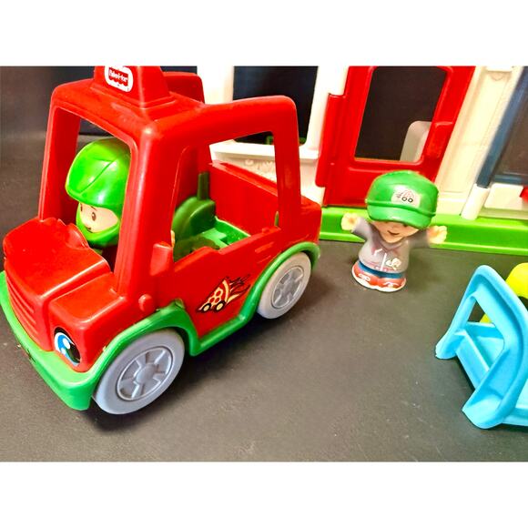 fisher-price Little People Playset We Deliver Pizza Place Delivery truck set - Picture 6 of 9